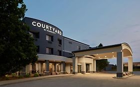 Courtyard By Marriott Hamilton